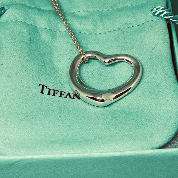 Tiffany & Co 27mm Elsa Peretti Open Heart Necklace 925 10.5g 18” w/box MSRP $850 - Picture 8 of 9